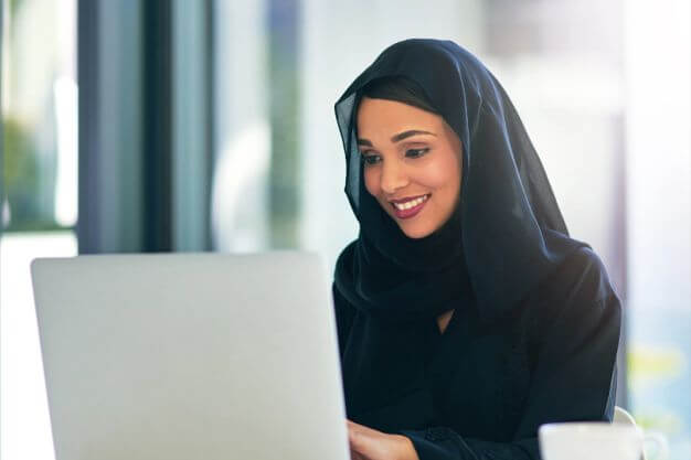 Professional female Quran teacher offering online Quran lessons near me